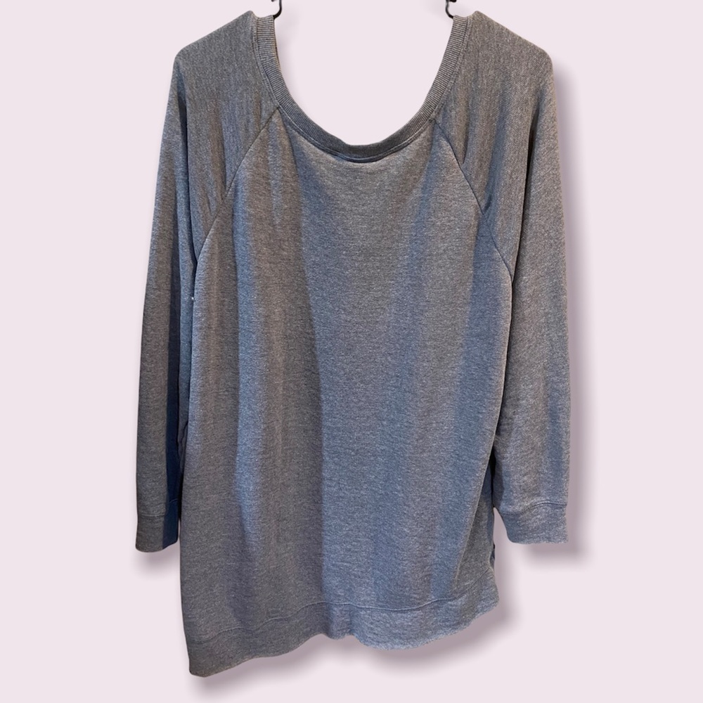 Torrid Gray Sweatshirt Black Lace Front Raw Hem/Cuff Size 2 or 2X or 18/20 - Picture 5 of 10